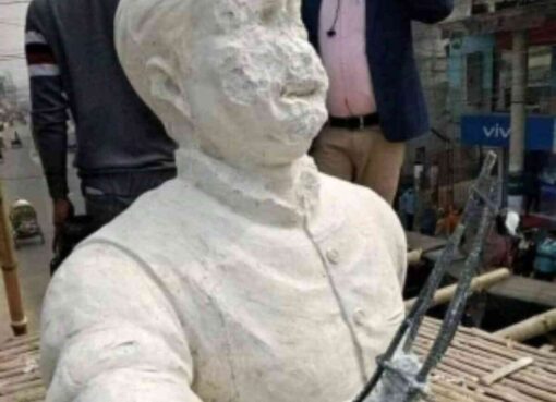 bangabandhu's sculpture vandalised in bangladesh